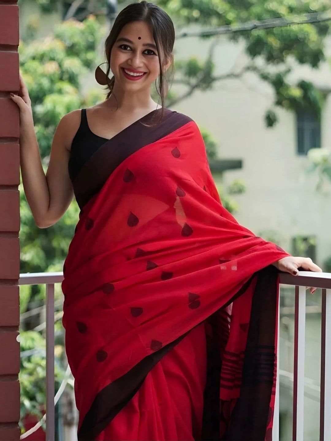 MISS WEARS Paisley Saree thumbnail 5