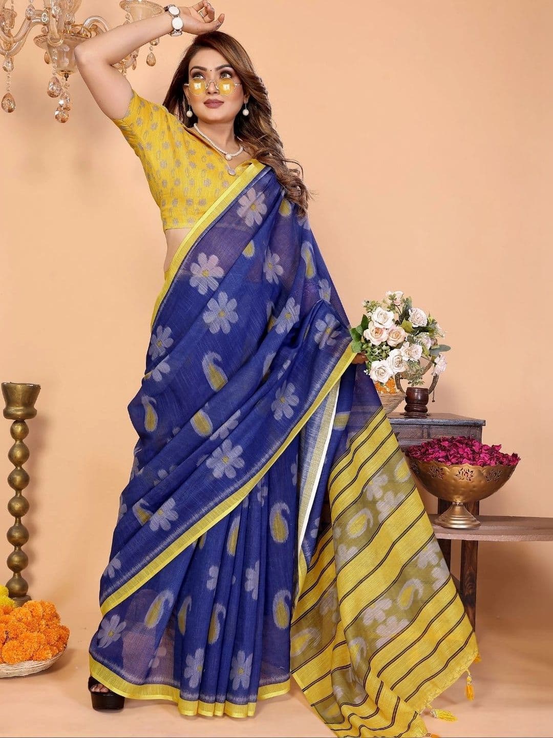 Mitera Floral Linen Blend Designer Saree thumbnail 7