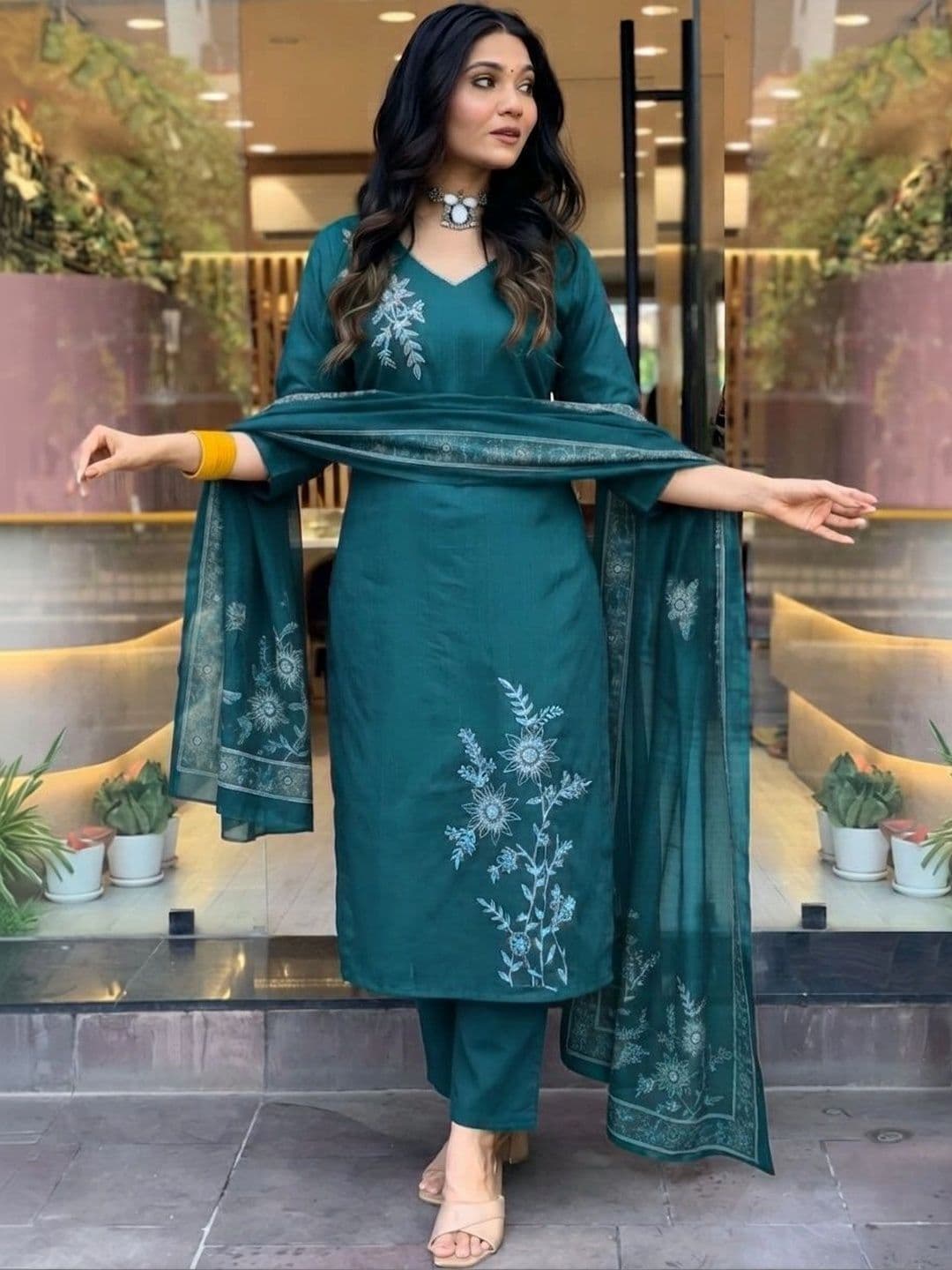 Anouk Women Ethnic Motifs Embroidered Regular Thread Work Kurta with Trousers & With Dupatta - view 1