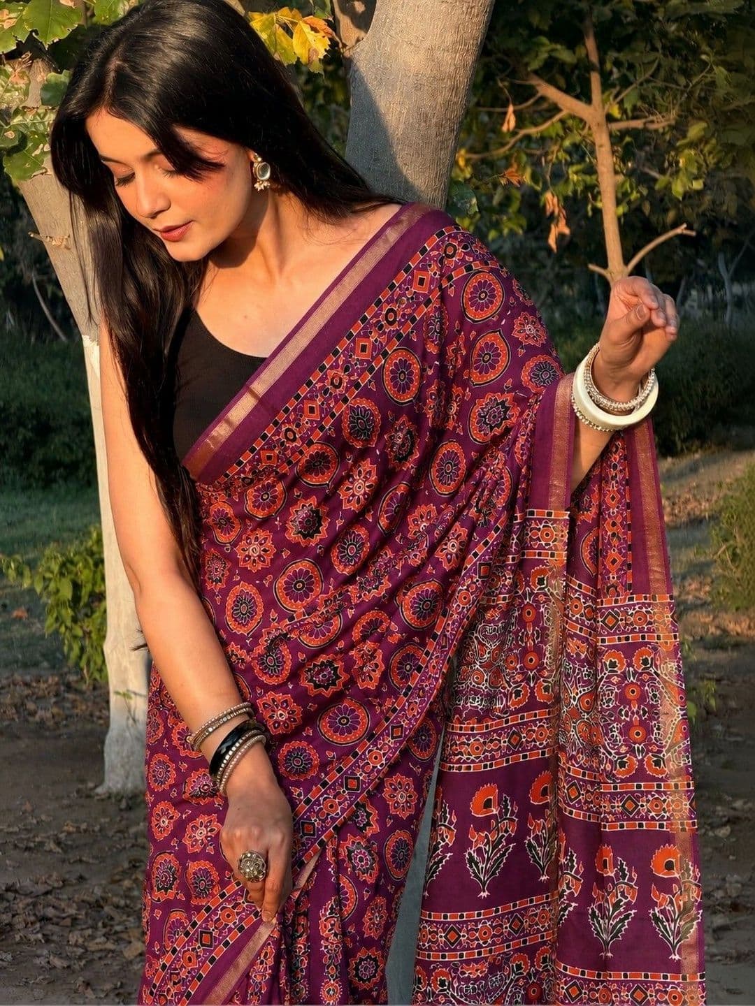 Lovwear Ethnic Motifs Pure Cotton Handloom Ikat Saree - view 1