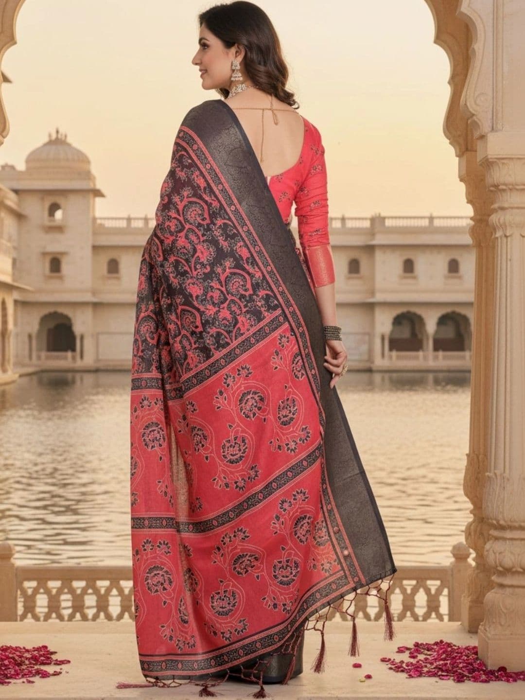 Mitera Silk Blend Designer Saree thumbnail 2