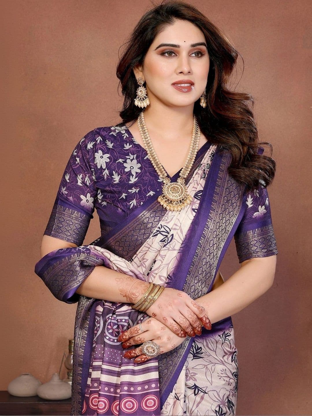 Mitera Floral Designer Saree thumbnail 2