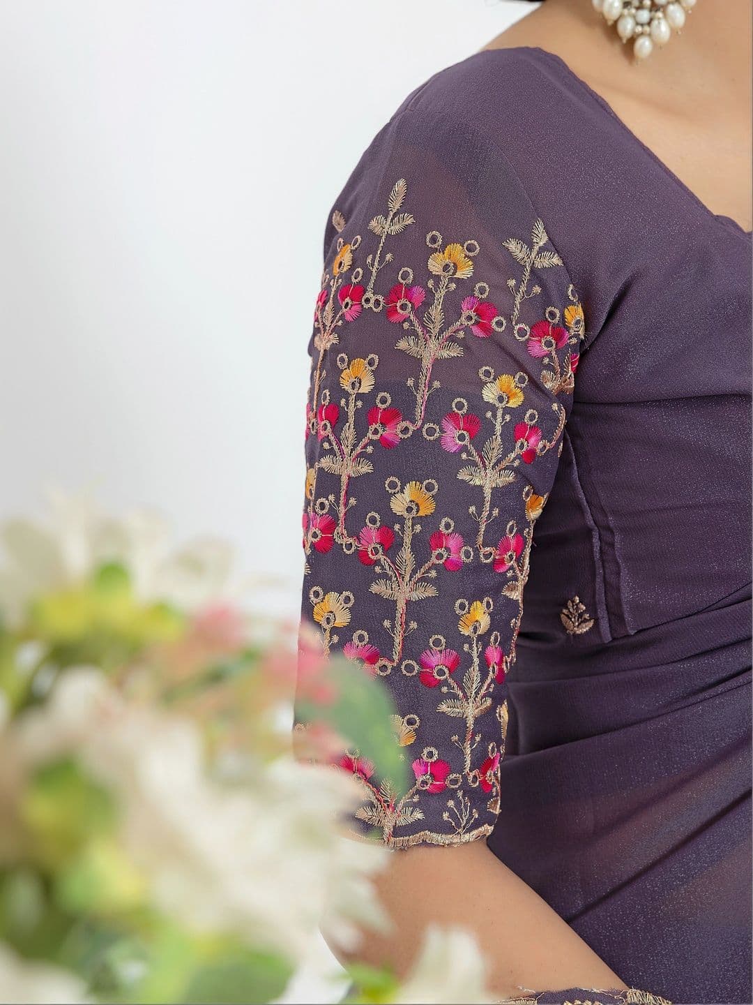 LabelVASTRA Embellished Embroidered Poly Georgette Saree thumbnail 3