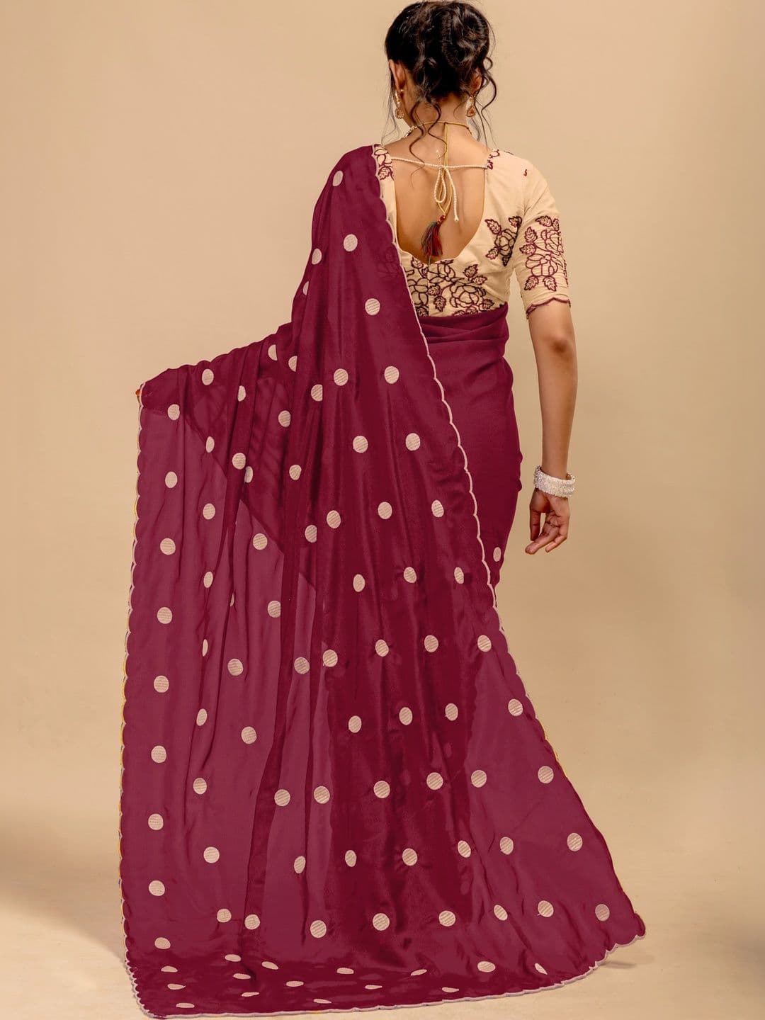 LabelVASTRA Embellished Embroidered Poly Georgette Saree thumbnail 2