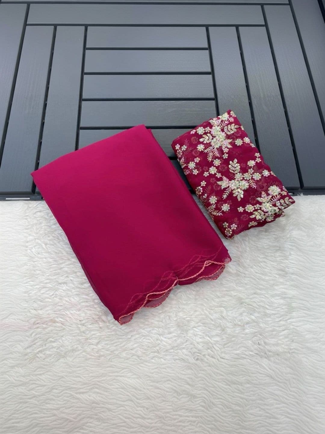 Saanvi Floral Embroidered Poly Georgette Saree thumbnail 4