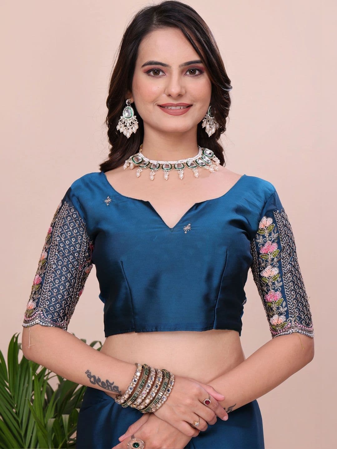 Vastra Drape Floral Embroidered Silk Blend Saree thumbnail 3