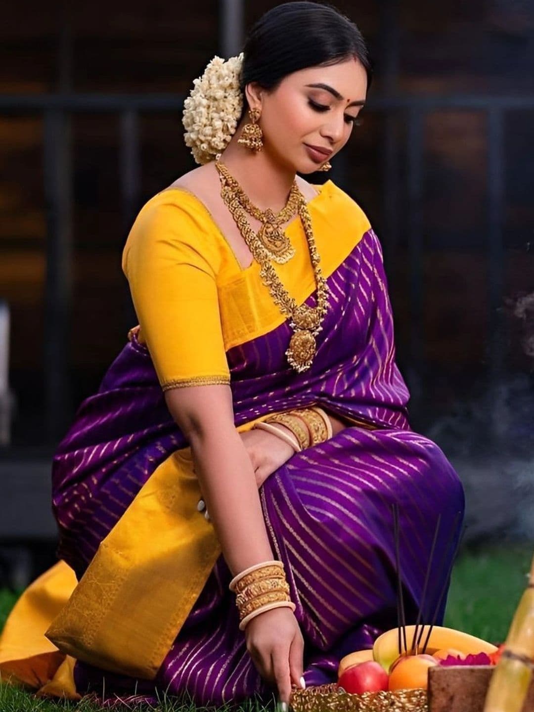 MISS WEARS Striped Zari Silk Blend Saree thumbnail 5