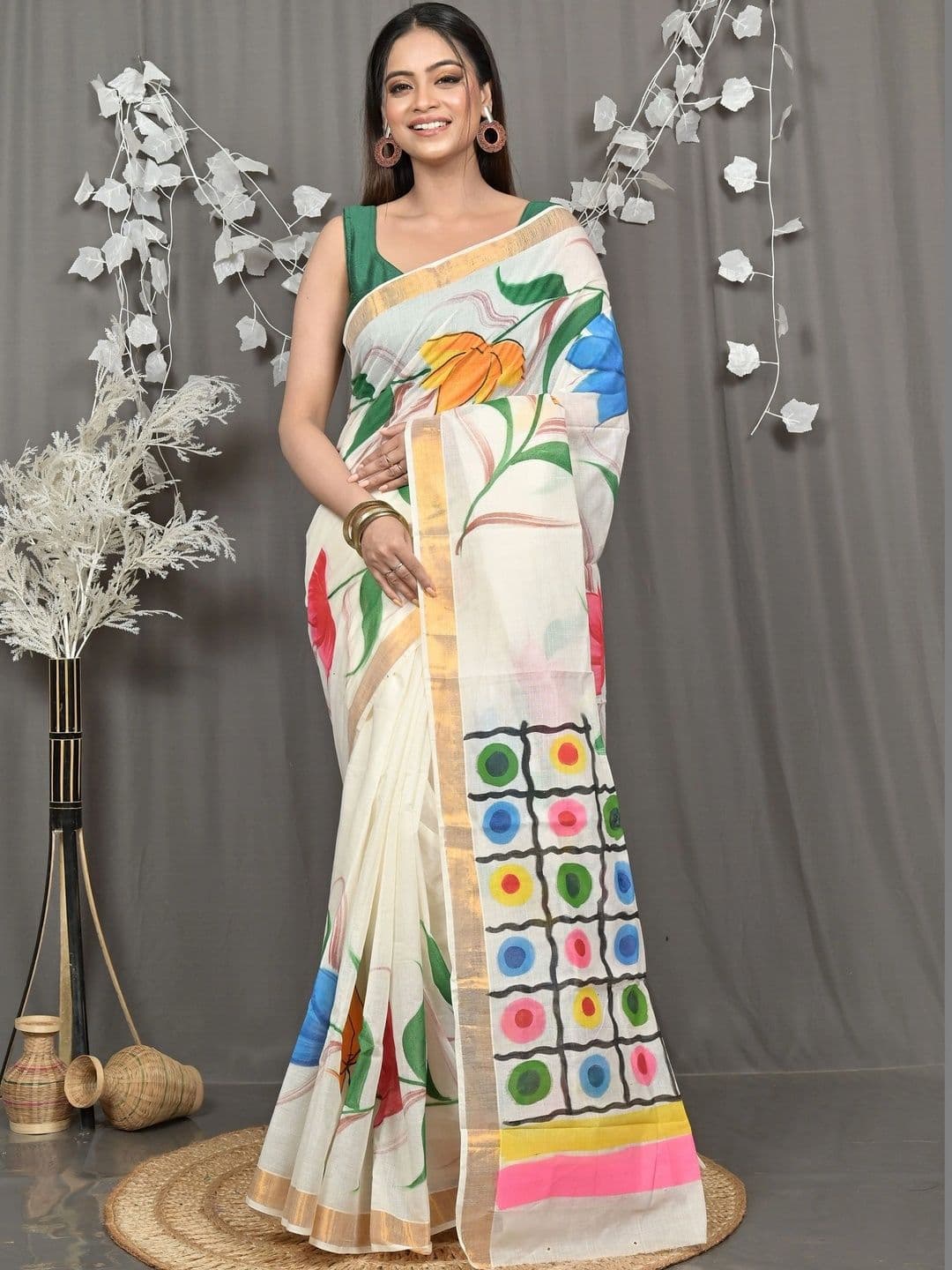 DipDiya Floral Sequinned Pure Cotton Handloom Taant Saree thumbnail 2