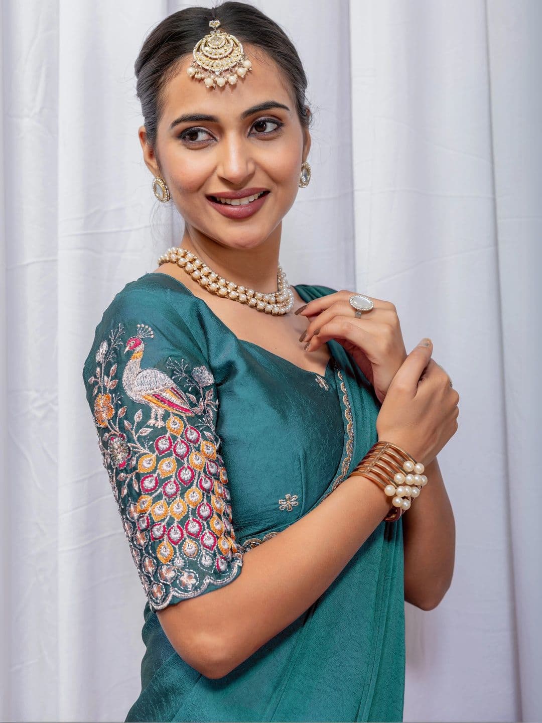 LabelVASTRA Embellished Embroidered Poly Georgette Saree thumbnail 5