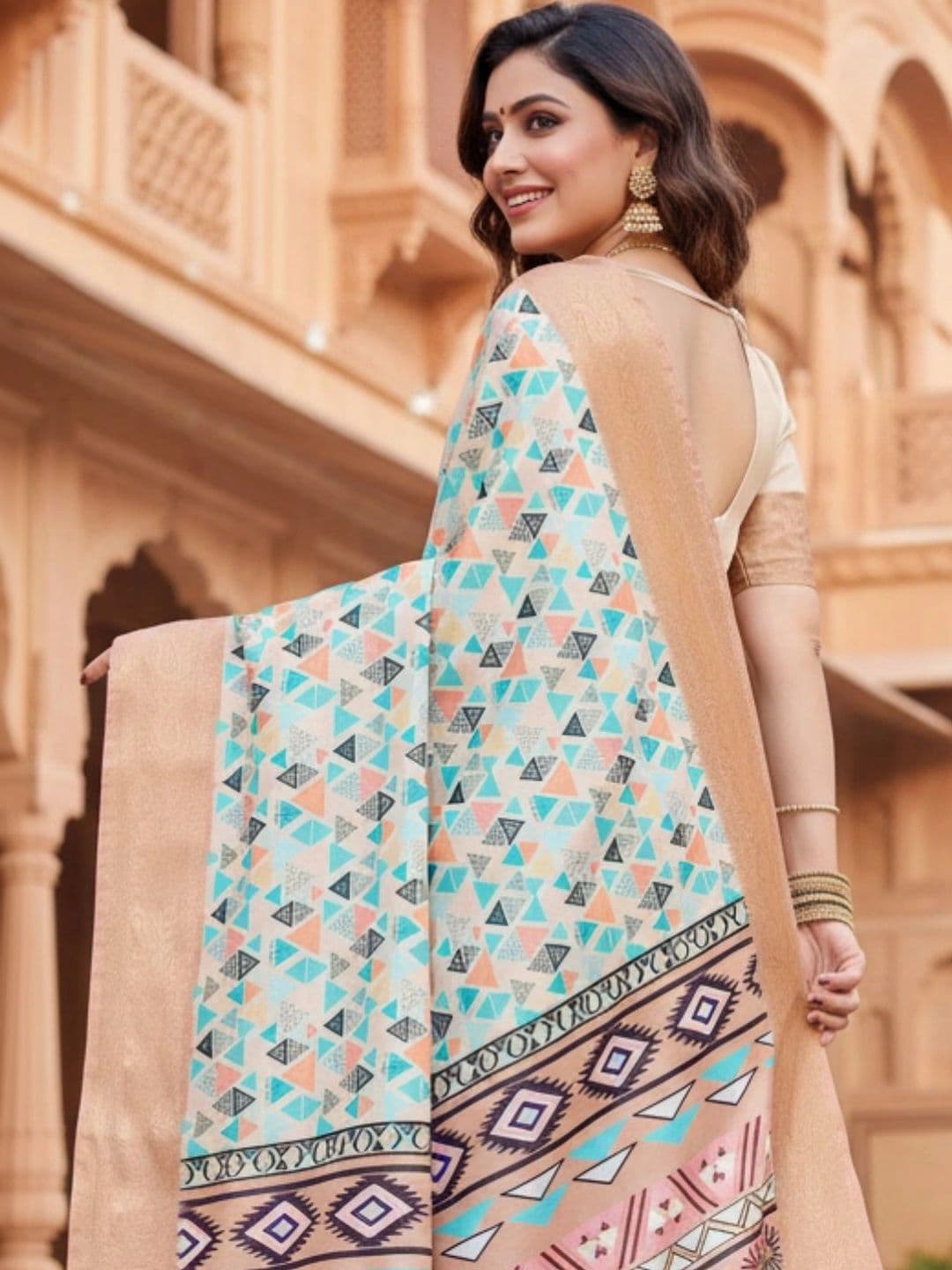 Mitera Floral Silk Blend Designer Saree thumbnail 2