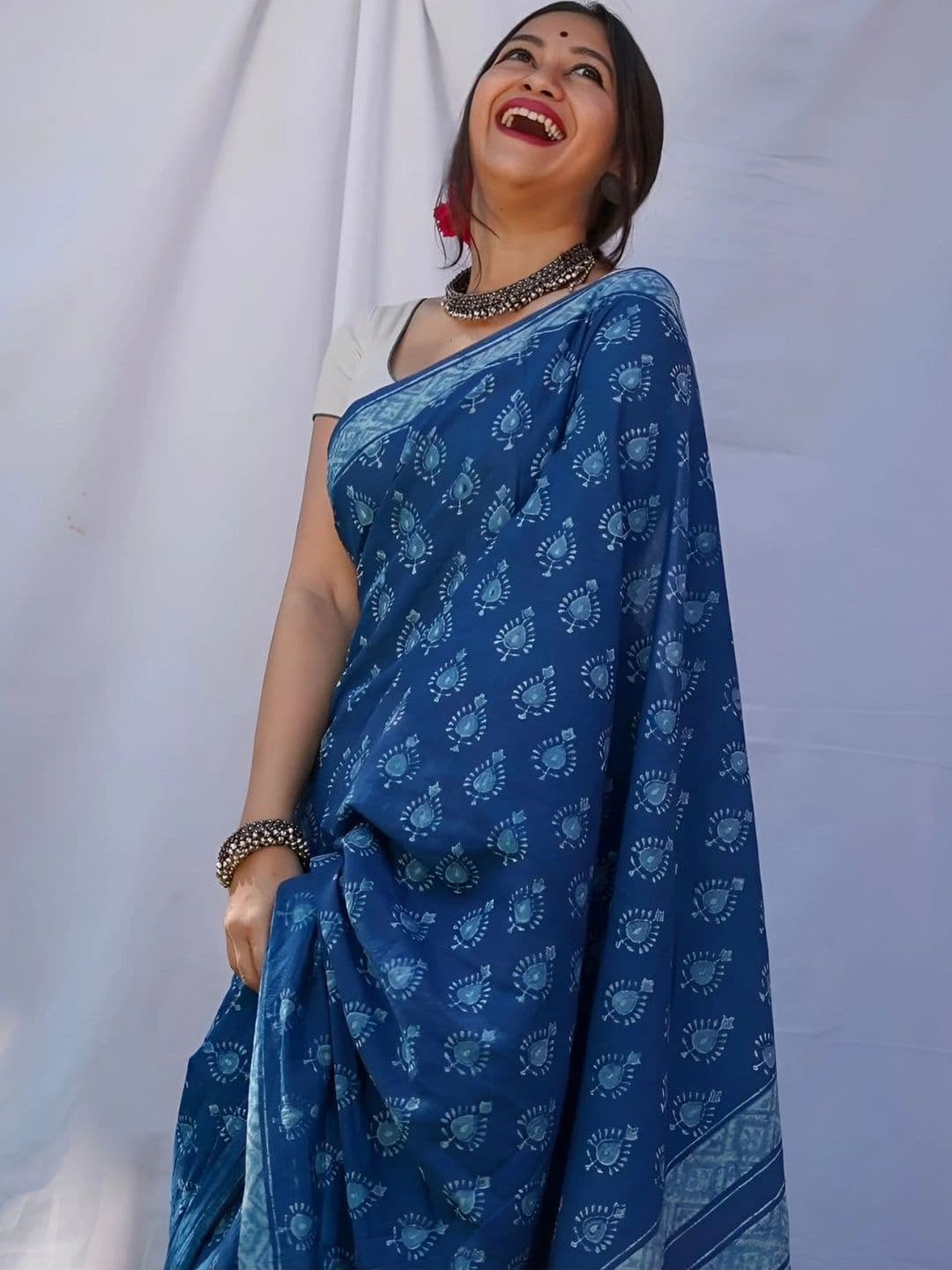MISS WEARS Ajrak Block Saree thumbnail 7
