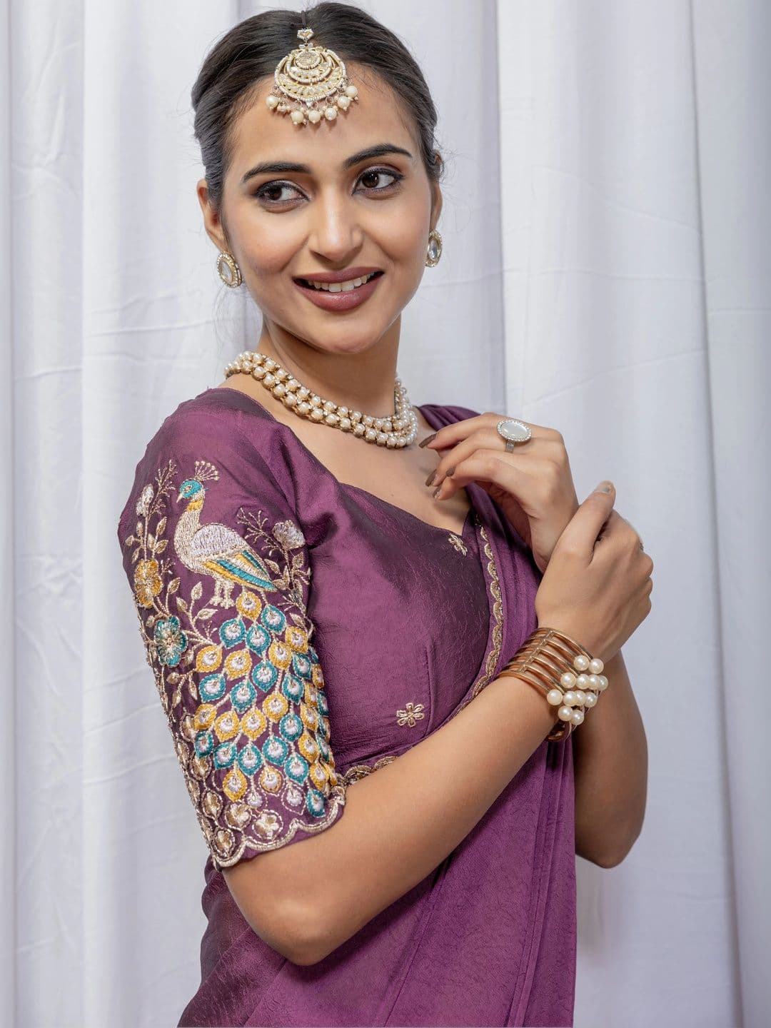 Saanvi Embellished Embroidered Poly Georgette Saree thumbnail 3