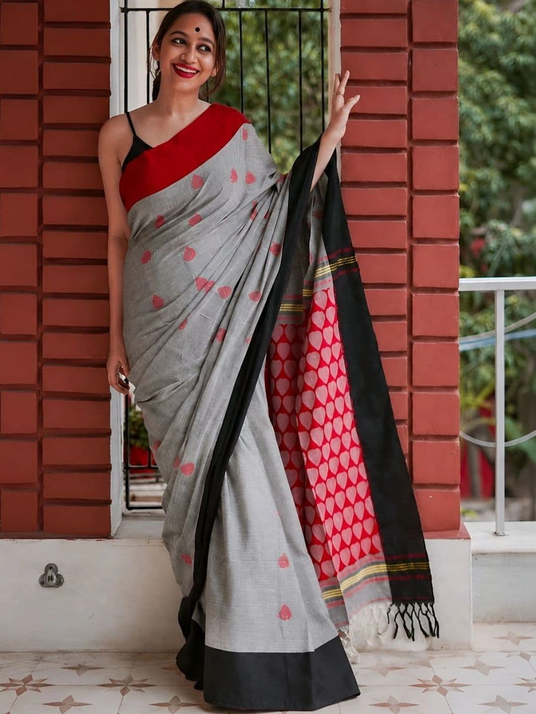 MRSWEARS Women Paisley Saree - view 1