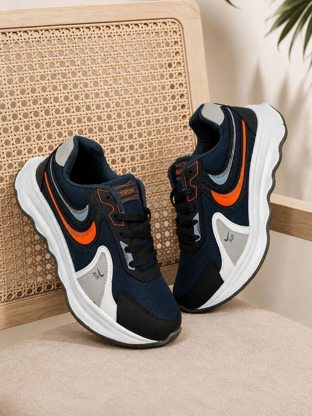 APRON Men Running Shoes - view 1
