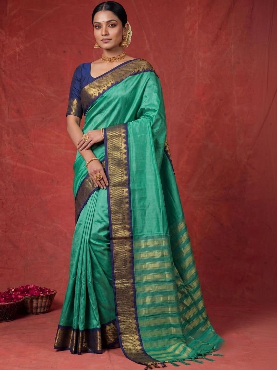 SAMANTHA Woven Design Zari Silk Blend Banarasi Saree thumbnail 5