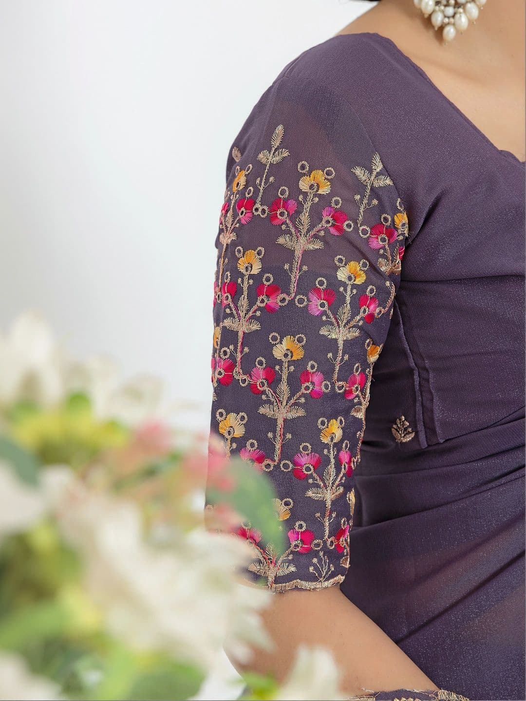 Saanvi Embellished Embroidered Poly Georgette Saree thumbnail 4