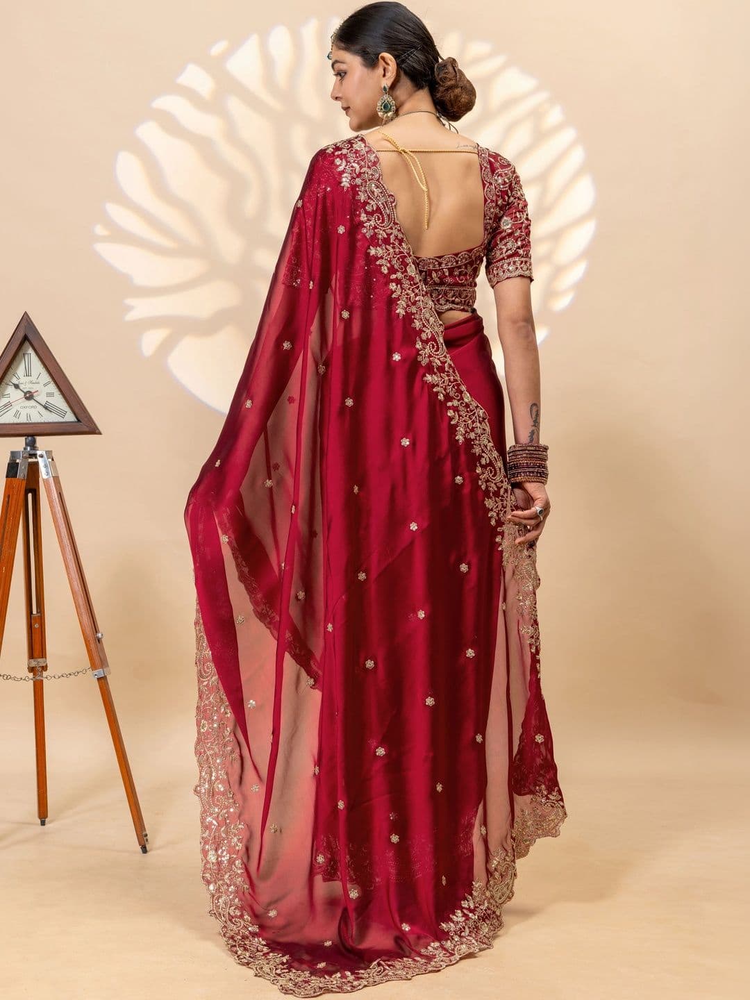 Saanvi Paisley Embroidered Silk Blend Saree thumbnail 3