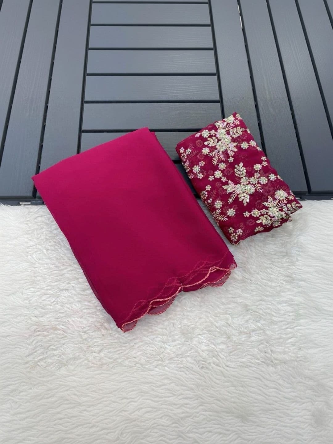 LabelVASTRA Floral Embroidered Poly Georgette Saree thumbnail 4