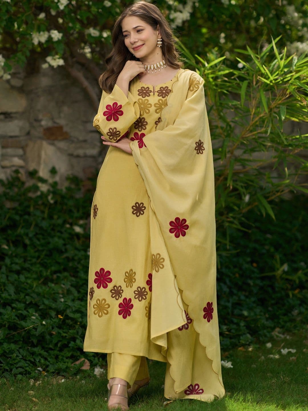 Ijya Women Floral Embroidered Regular Thread Work Chanderi Silk Kurta with Trousers & With Dupatta thumbnail 5