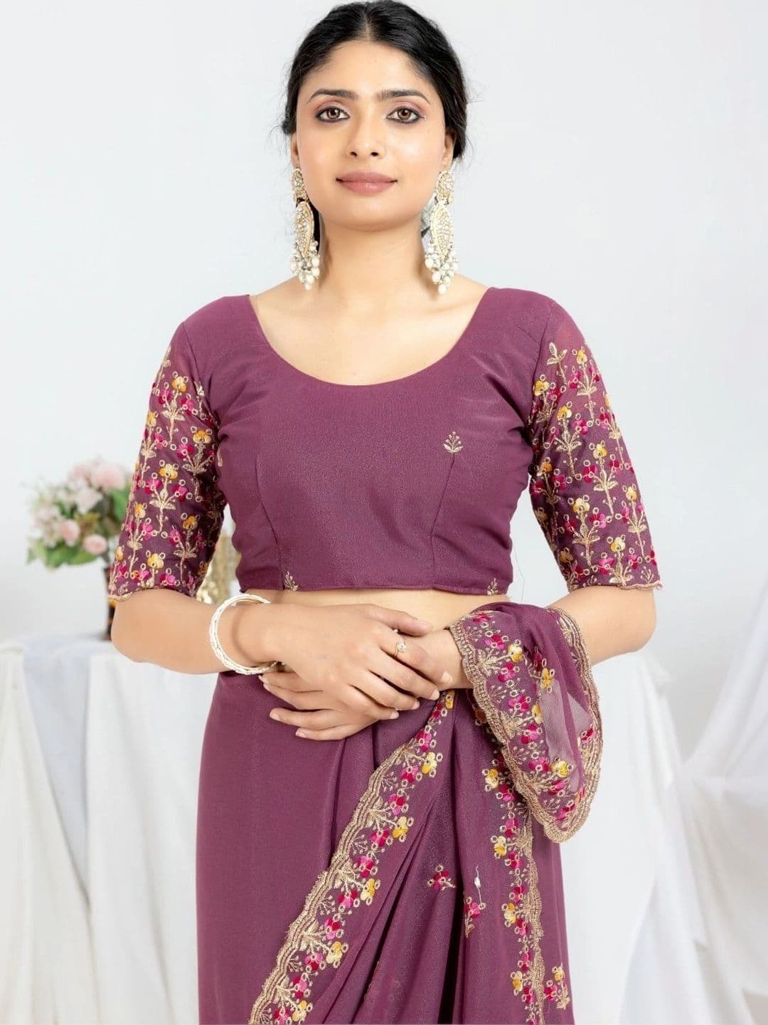 Saanvi Floral Embroidered Poly Georgette Saree thumbnail 6