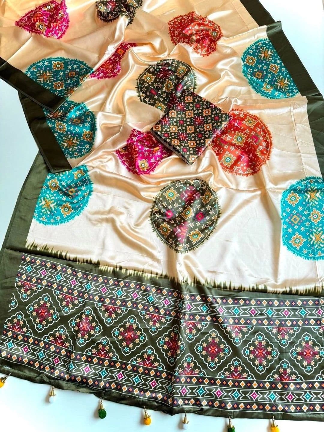 DHANLAXMI SAREES Ethnic Motifs Satin Patola Saree thumbnail 3