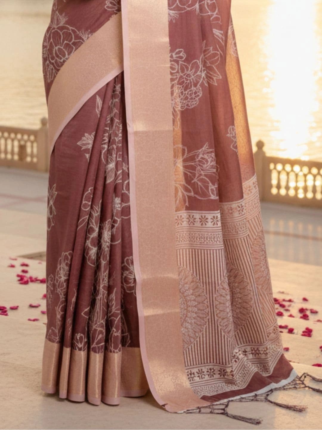 Mitera Floral Silk Blend Designer Saree thumbnail 2