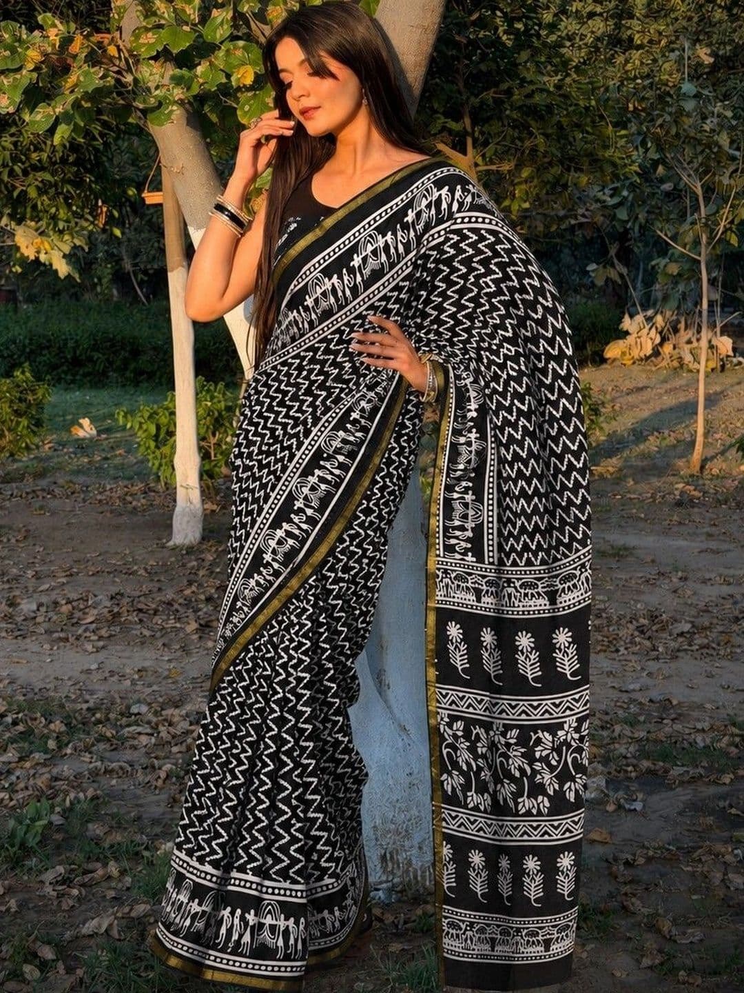 Lovwear Pure Cotton Handloom Ikat Saree thumbnail 2