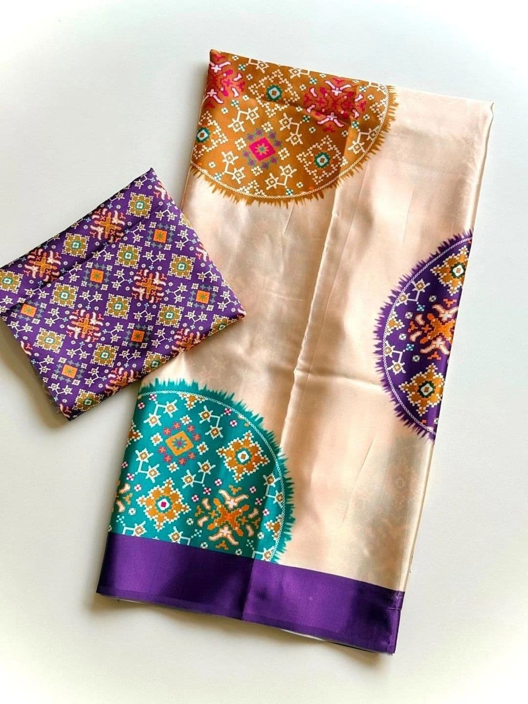 DHANLAXMI SAREES Ethnic Motifs Satin Patola Saree thumbnail 5
