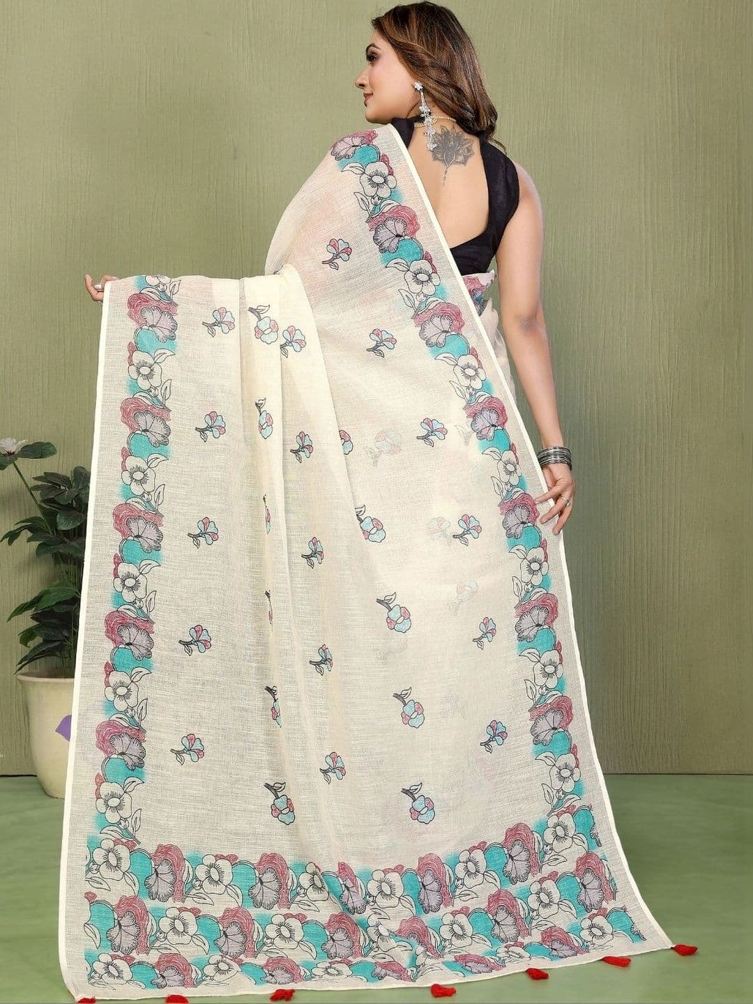Mitera Floral Linen Blend Designer Saree thumbnail 6