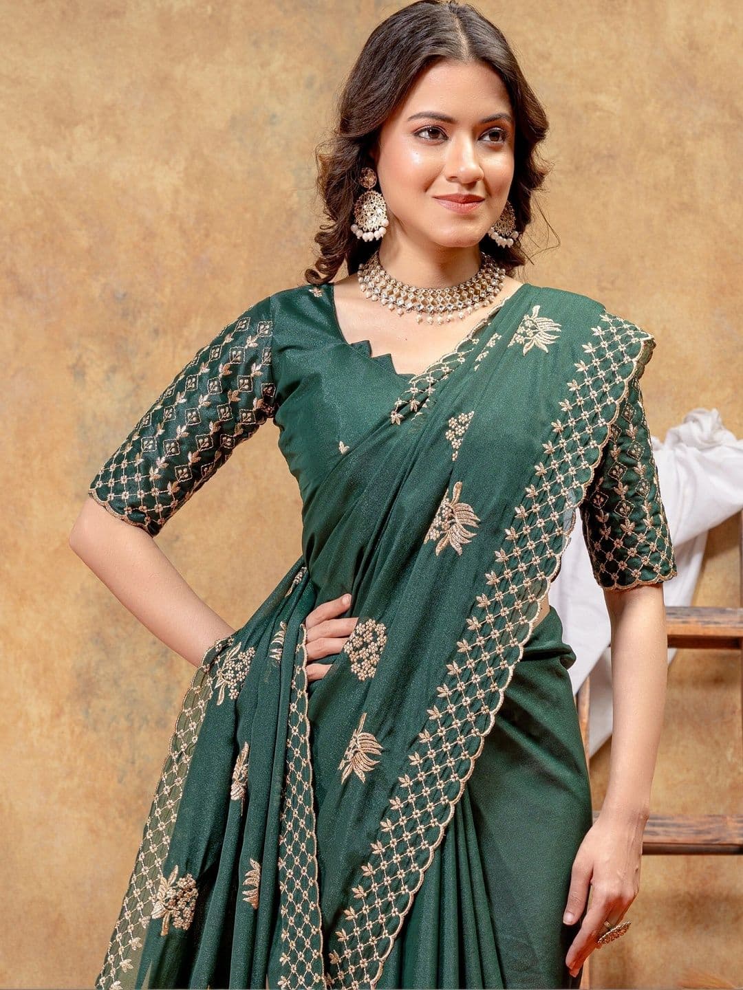 Saanvi Floral Embroidered Poly Georgette Saree - view 1