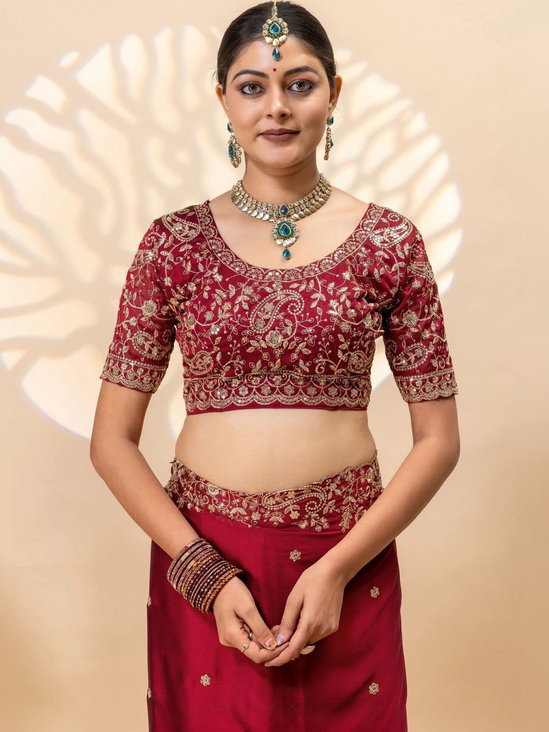 Saanvi Paisley Embroidered Silk Blend Saree thumbnail 7