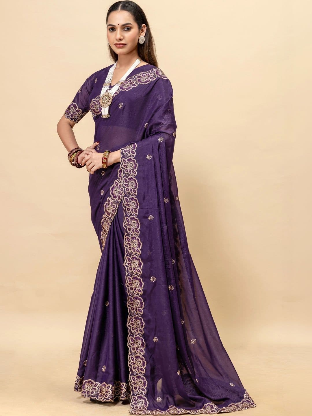 LabelVASTRA Women  Embellished Embroidered Poly Georgette Saree thumbnail 6