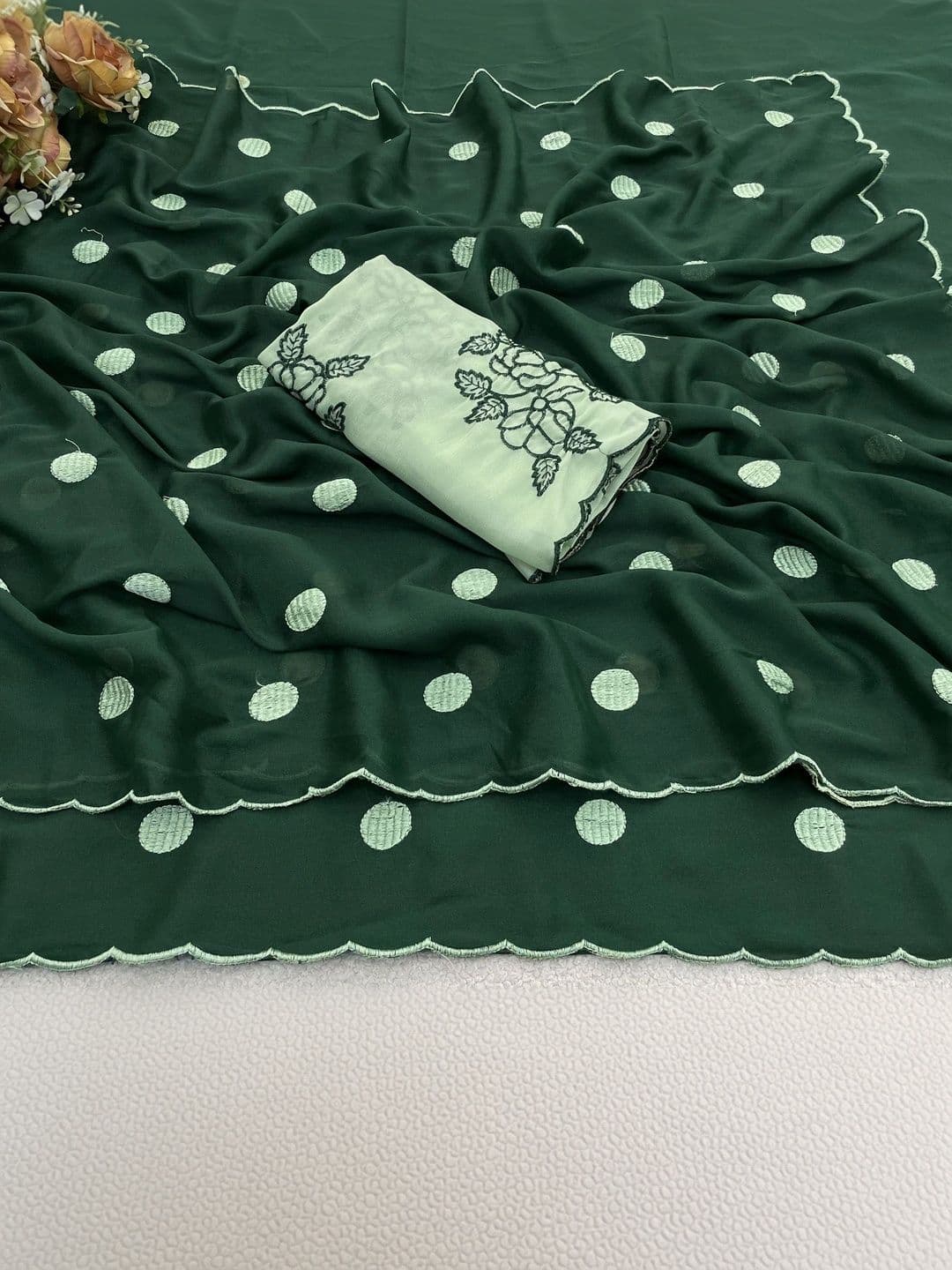 LabelVASTRA Embellished Embroidered Poly Georgette Saree thumbnail 4