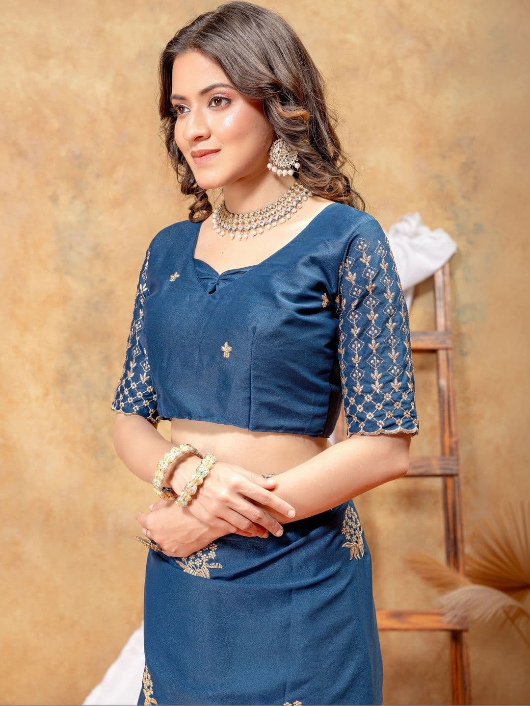 Vastra Drape Floral Embroidered Poly Georgette Saree thumbnail 3