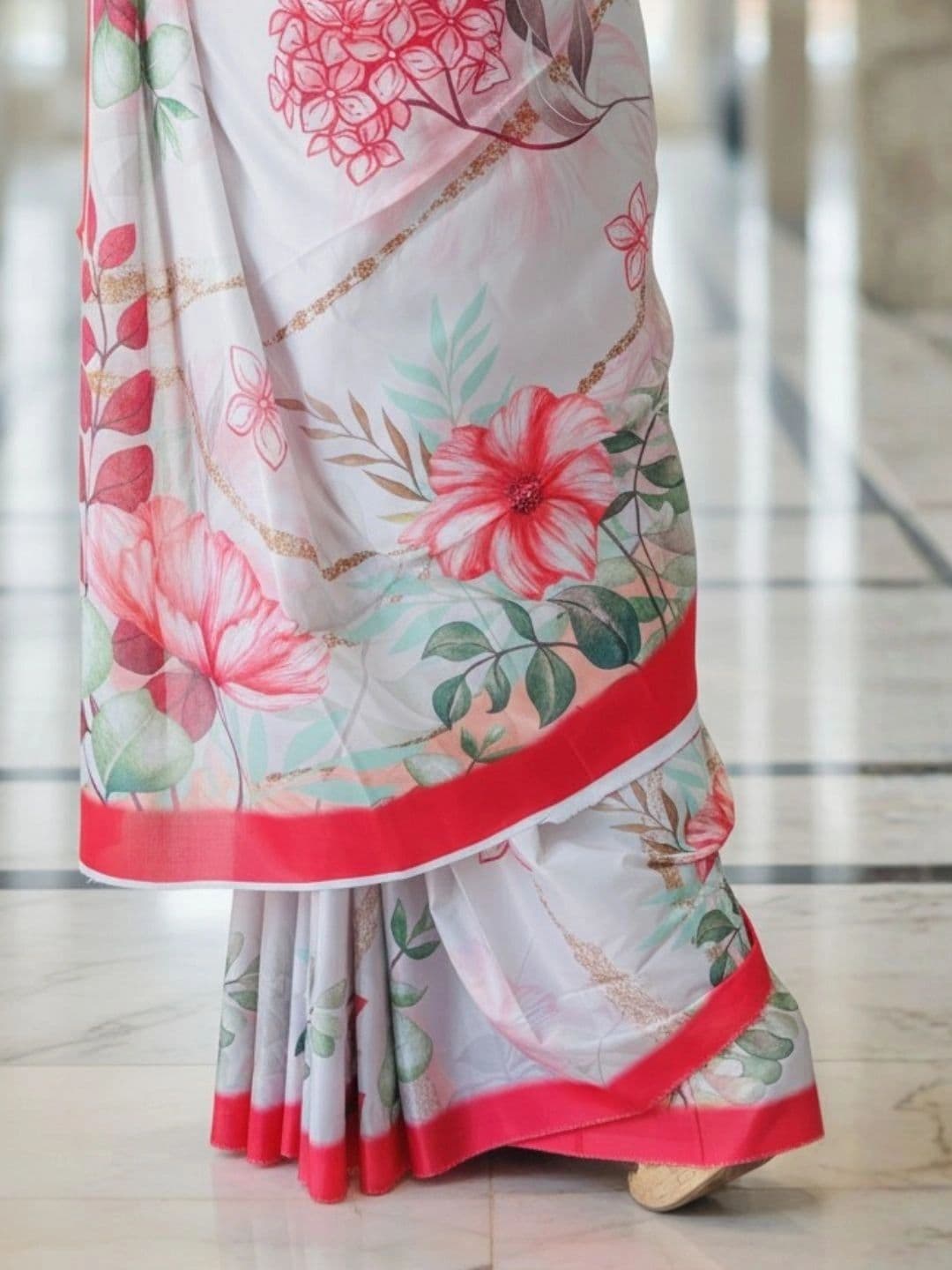 Mitera Floral Designer Saree thumbnail 2
