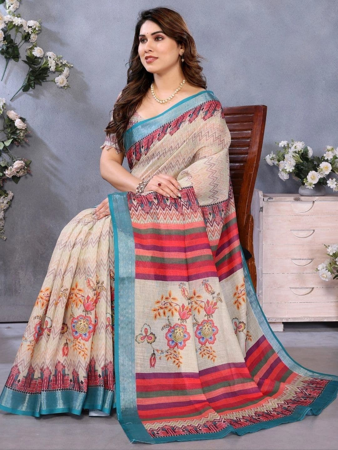 Mitera Floral Linen Blend Designer Saree thumbnail 2