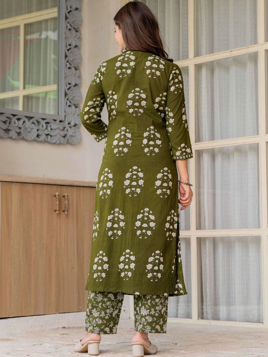 YAGNIK FASHION Women Floral Printed Regular Kurta with Trousers & With Dupatta thumbnail 3
