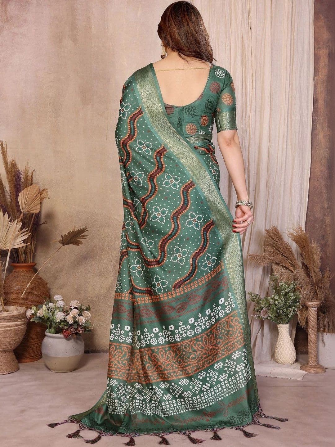 Mitera Bandhani Designer Saree thumbnail 7