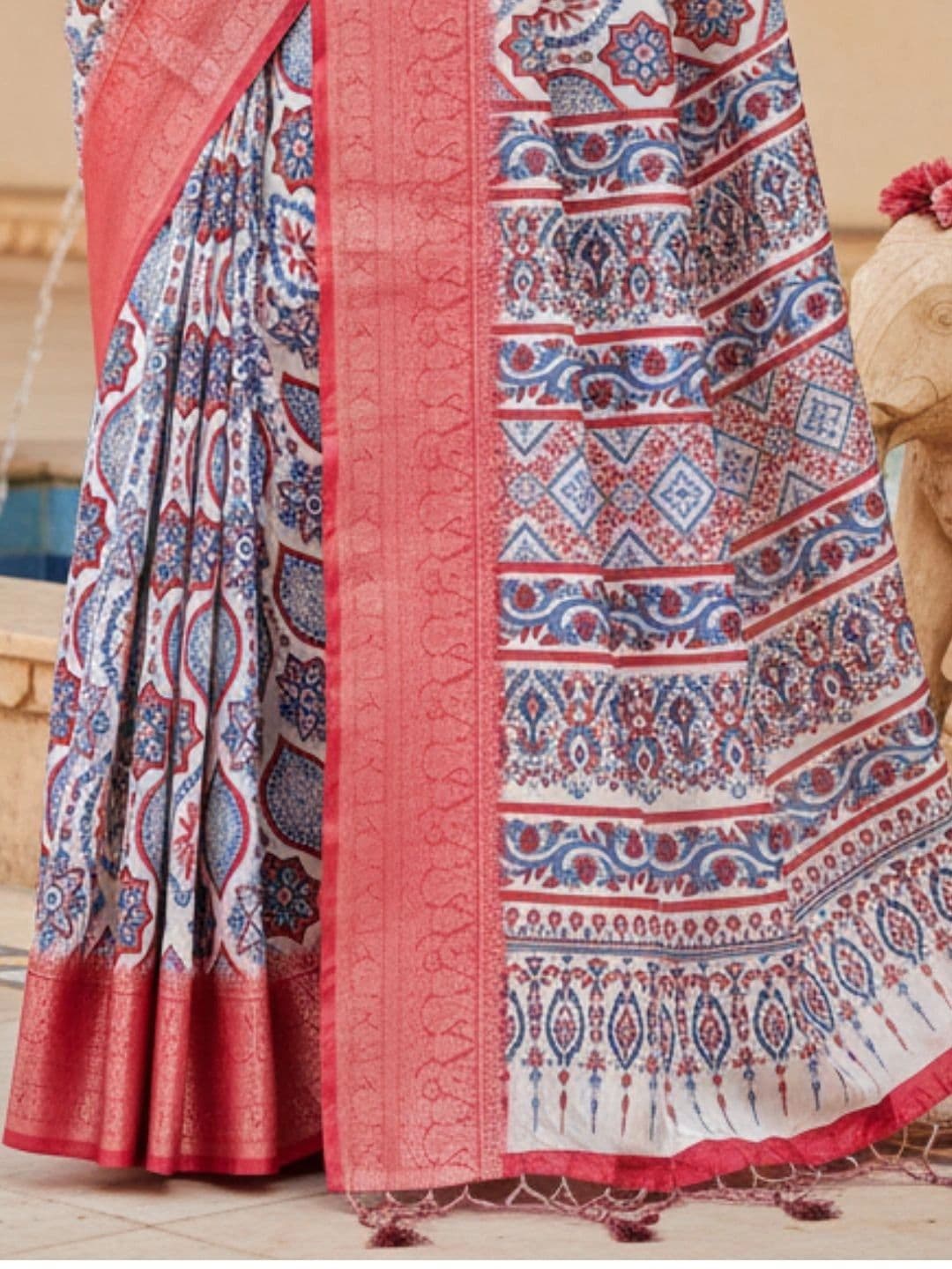 Mitera Floral Silk Blend Designer Saree thumbnail 3