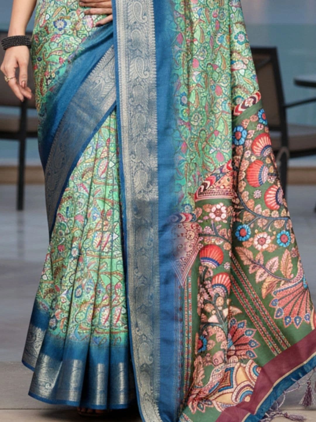 Mitera Floral Silk Blend Designer Saree thumbnail 2