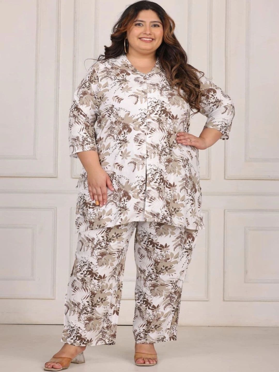 Sandhya's Plus Women Floral Printed Regular Kurta with Pyjamas - view 1