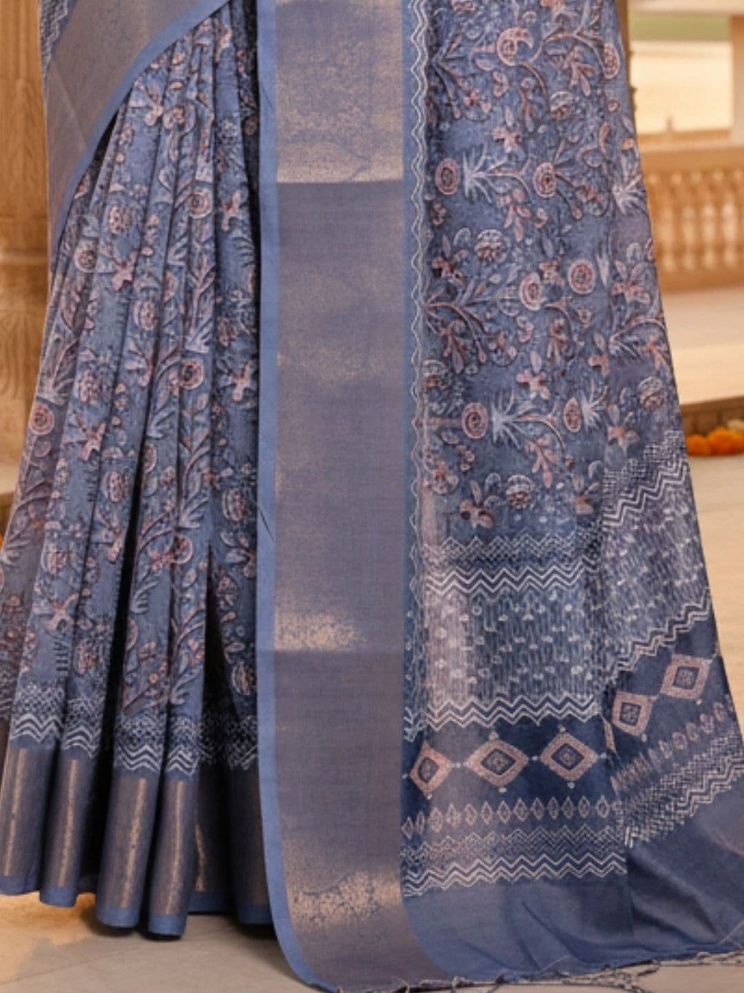 Mitera Floral Silk Blend Designer Saree thumbnail 4
