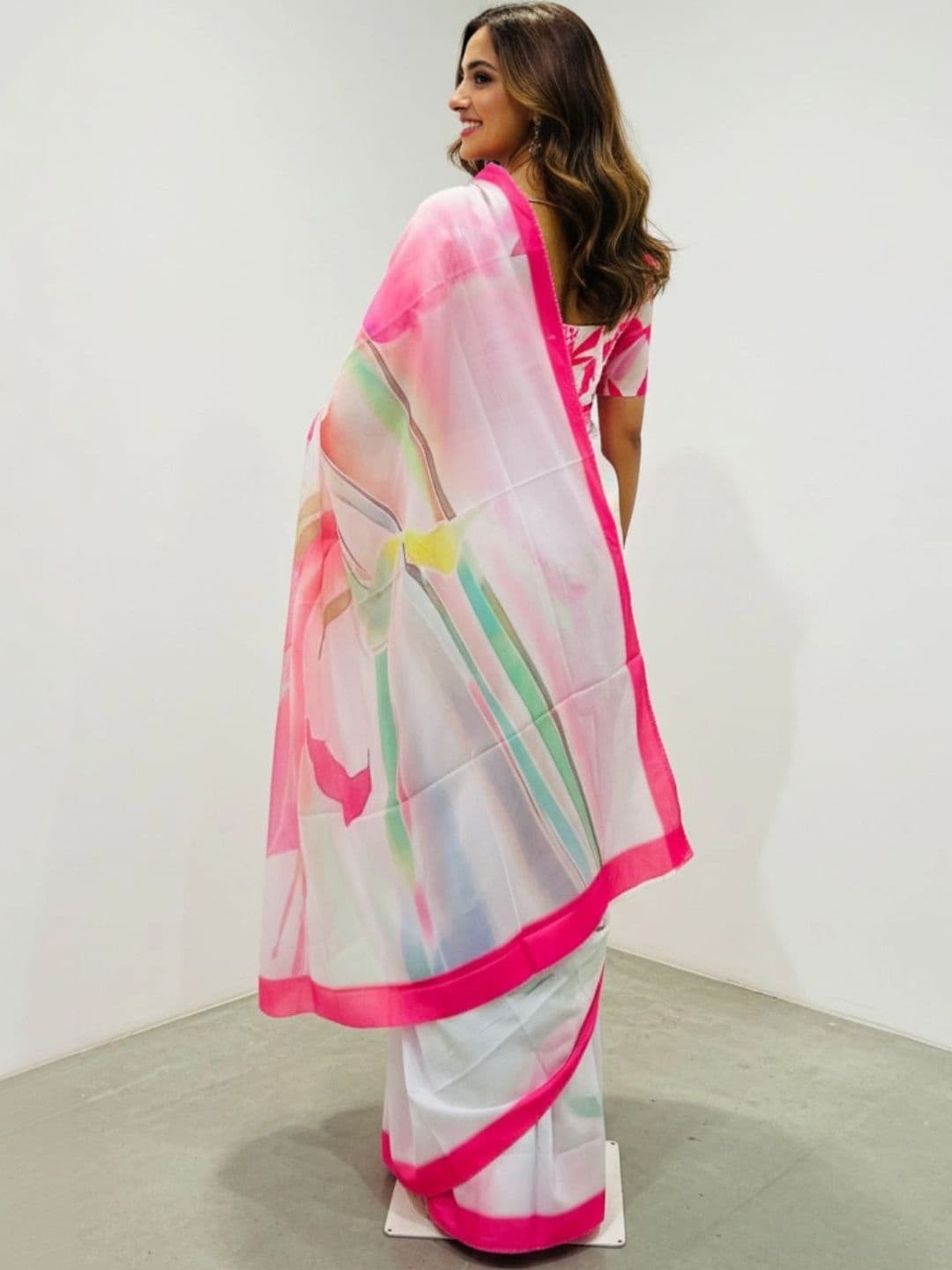 Mitera Abstract Printed Crepe Saree thumbnail 2