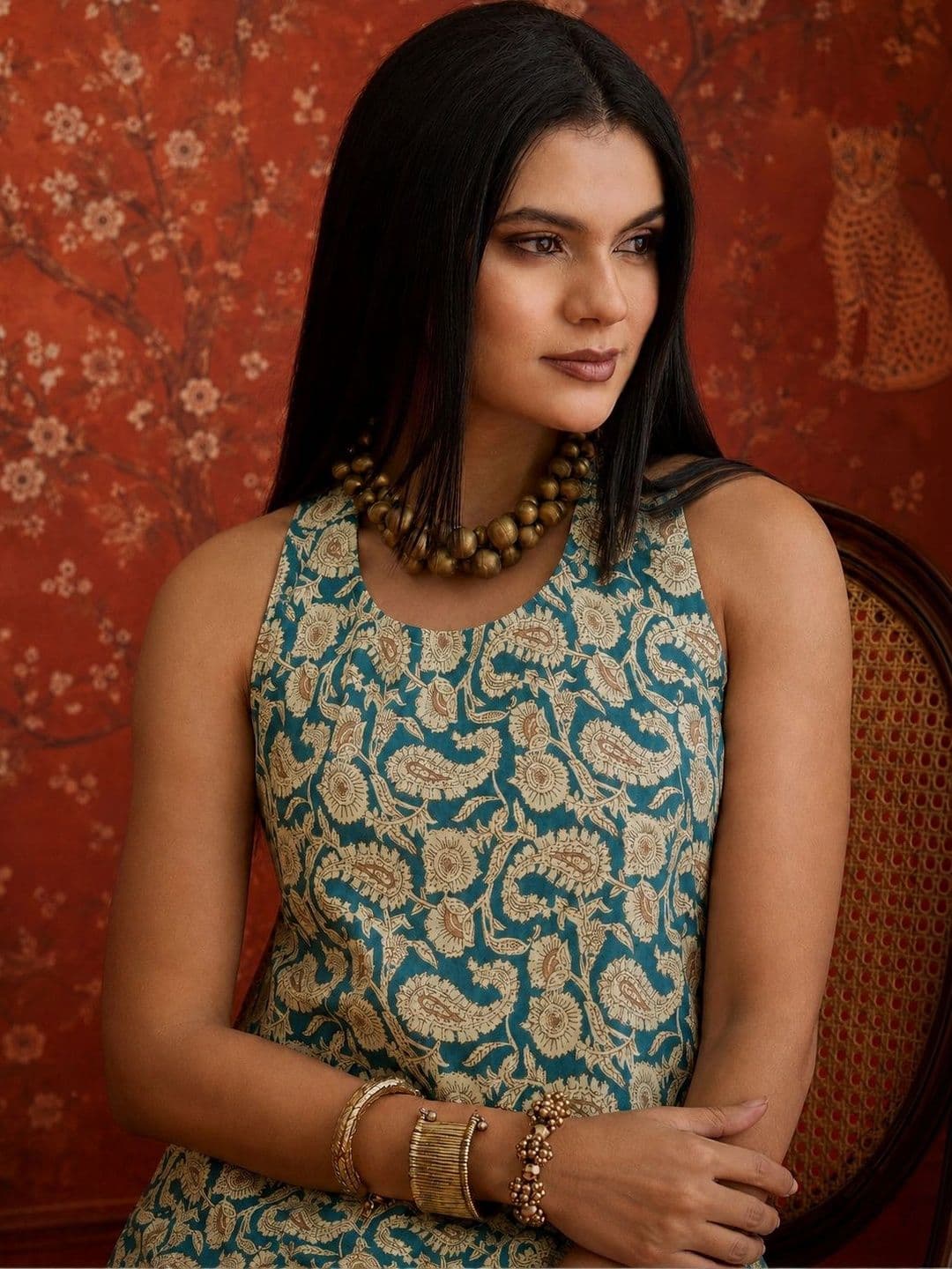 Sangria Women Green Paisley Printed Rayon Straight Short Kurti With Farshi Salwar thumbnail 3