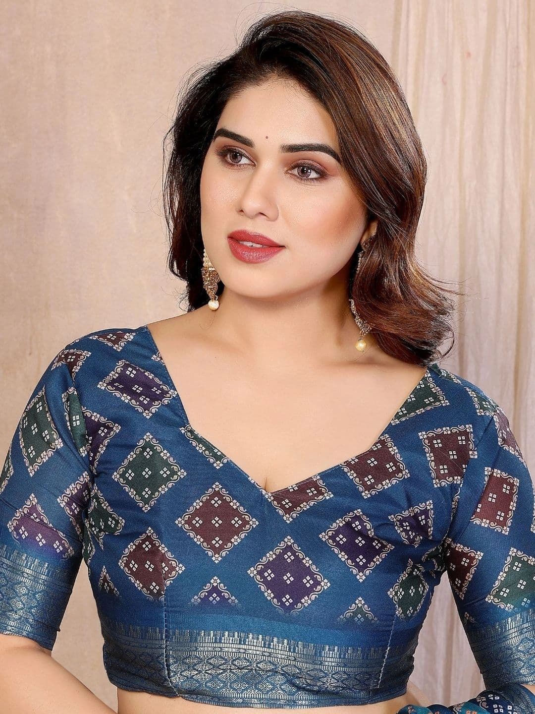 Mitera Floral Designer Saree thumbnail 7