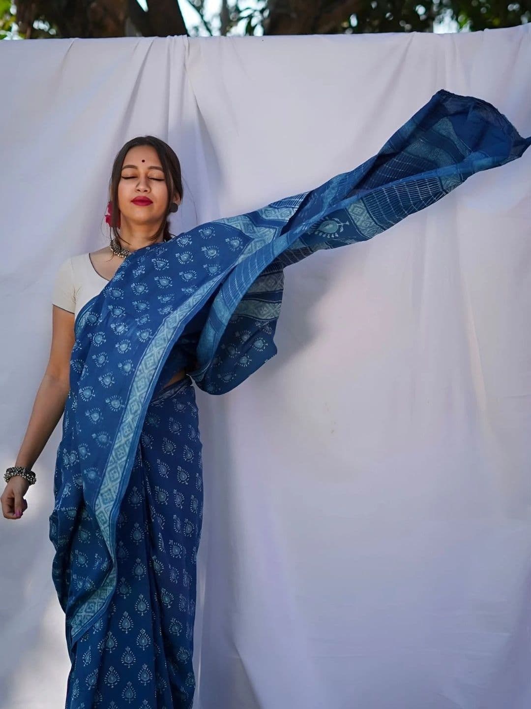MISS WEARS Ajrak Block Saree thumbnail 4