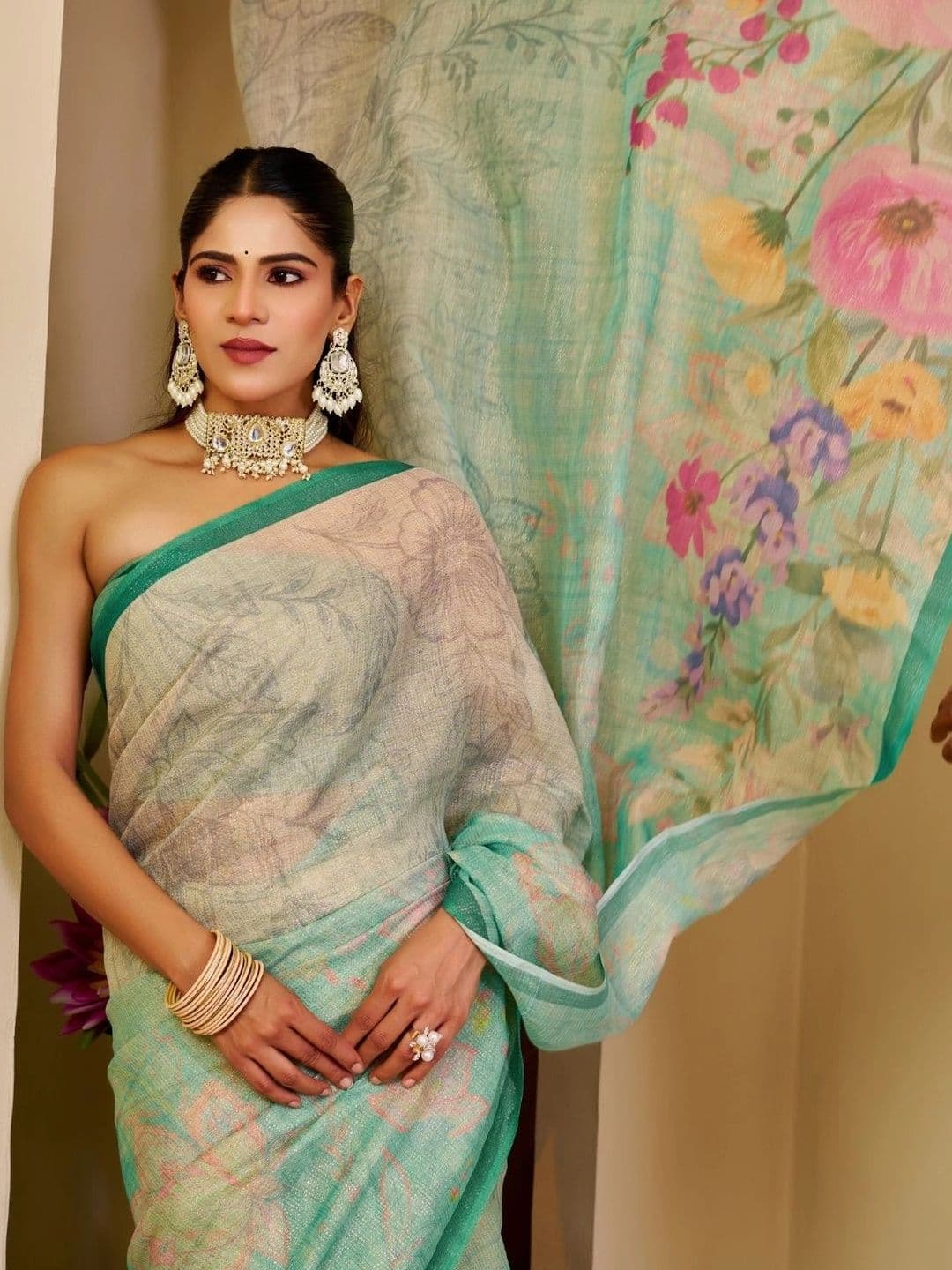 Mitera Floral Tissue Designer Saree thumbnail 5