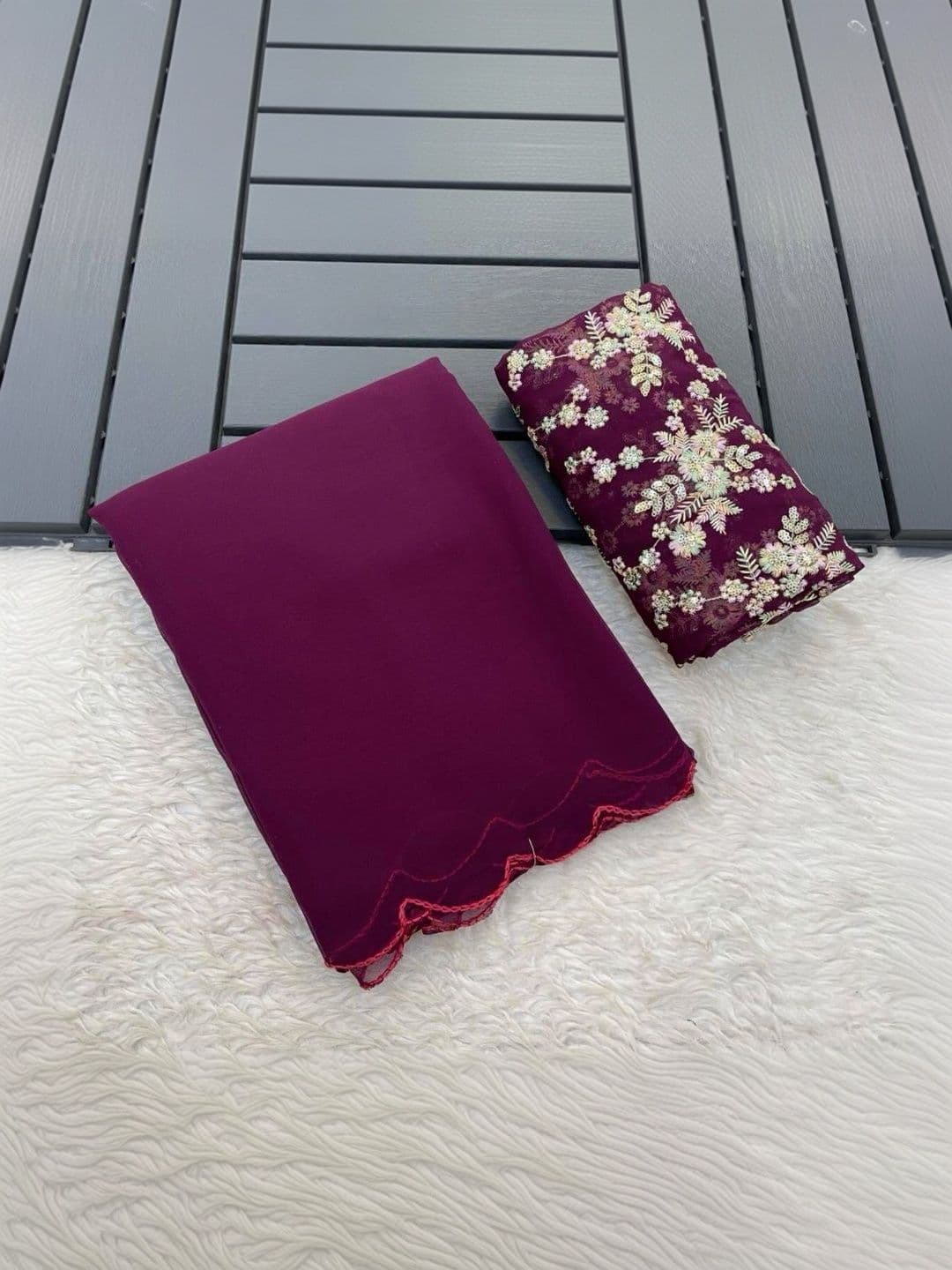 LabelVASTRA Floral Aari Work Poly Georgette Saree thumbnail 3