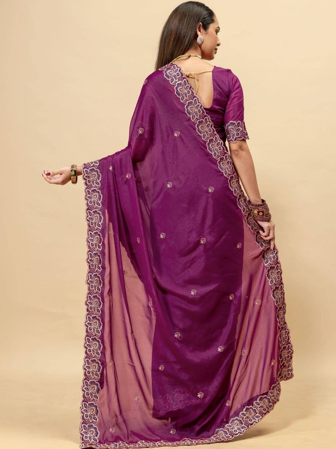 LabelVASTRA Floral Embroidered Poly Georgette Saree thumbnail 5