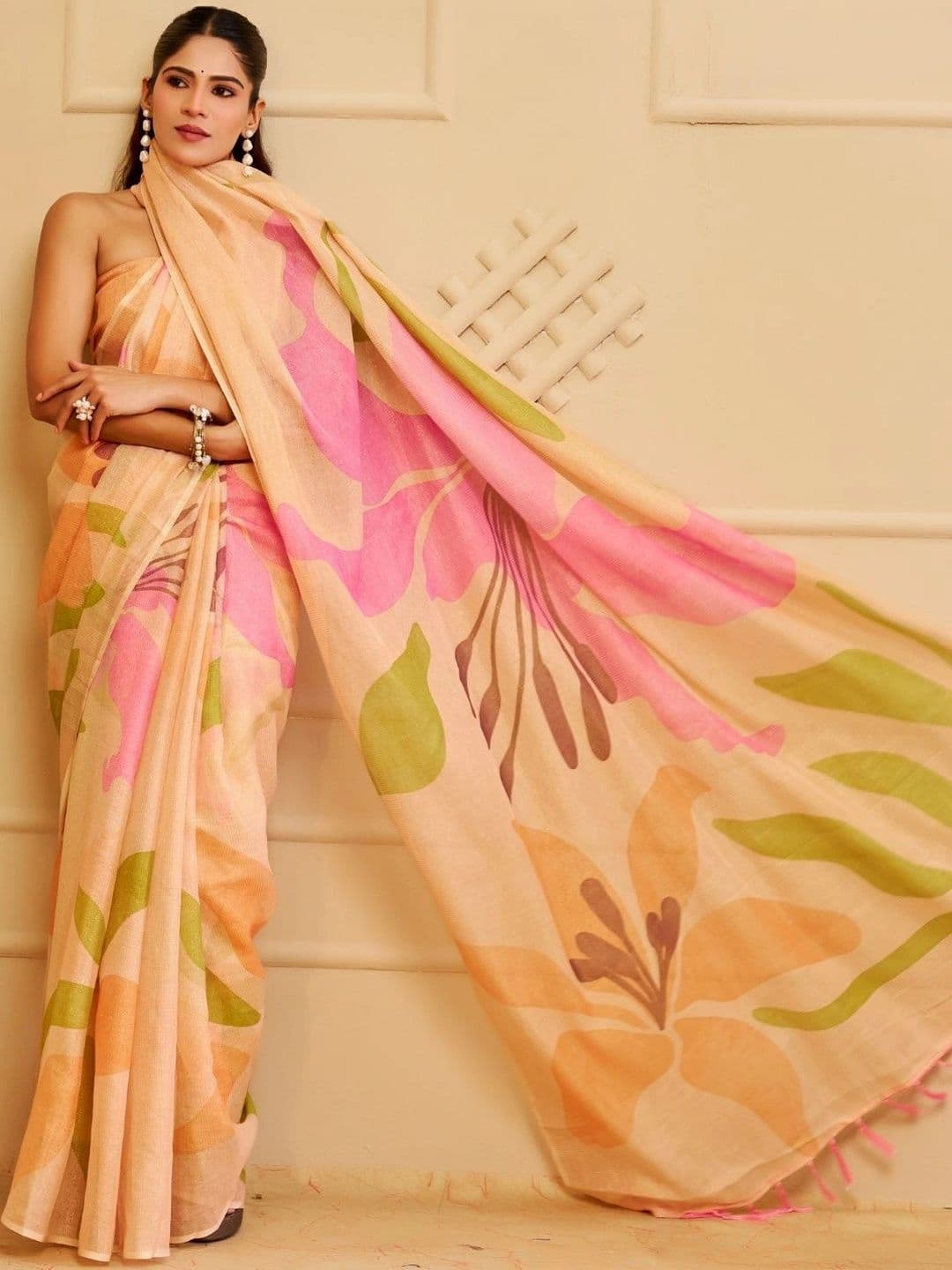Mitera Floral Tissue Designer Saree thumbnail 5